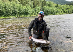 Armin mit seinem ersten Lachs